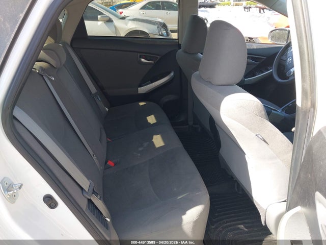 Toyota Prius Two 2014 JTDKN3DU2E0363318 Image 8