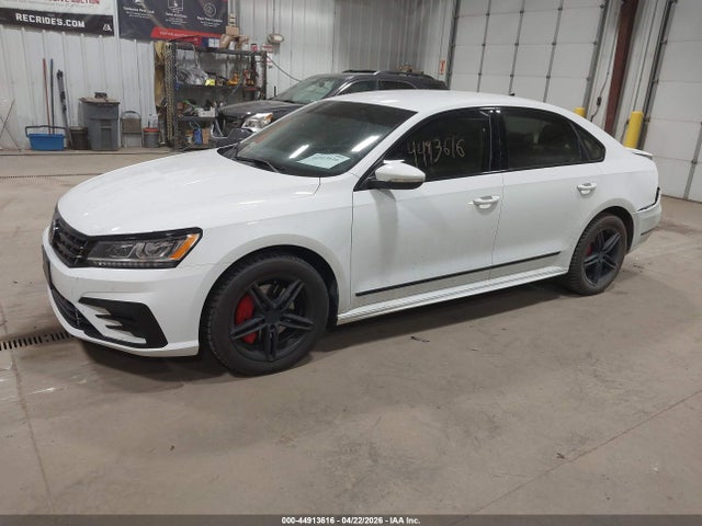 Продажа на аукционе авто 2017 Volkswagen Passat 1.8t R-line, vin: 1VWDT7A30HC082006, номер лота: 44913616