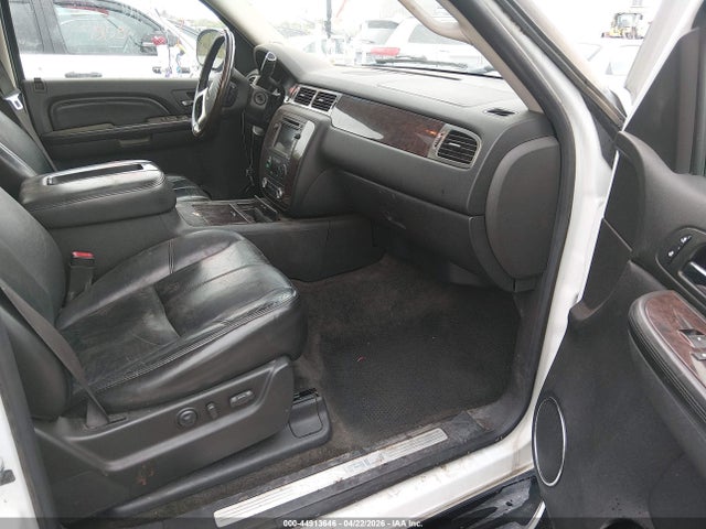 44913646 :رقم المزاد ، 1GKFK668X7J220887 vin ، 2007 Gmc Yukon Xl 1500 Denali مزاد بيع