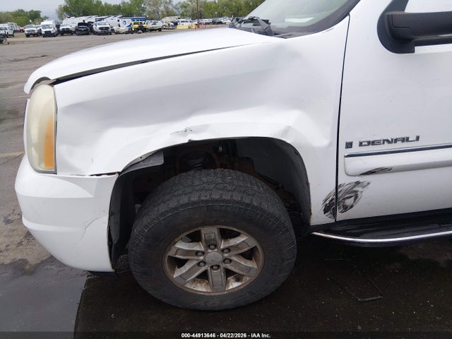 44913646 :رقم المزاد ، 1GKFK668X7J220887 vin ، 2007 Gmc Yukon Xl 1500 Denali مزاد بيع