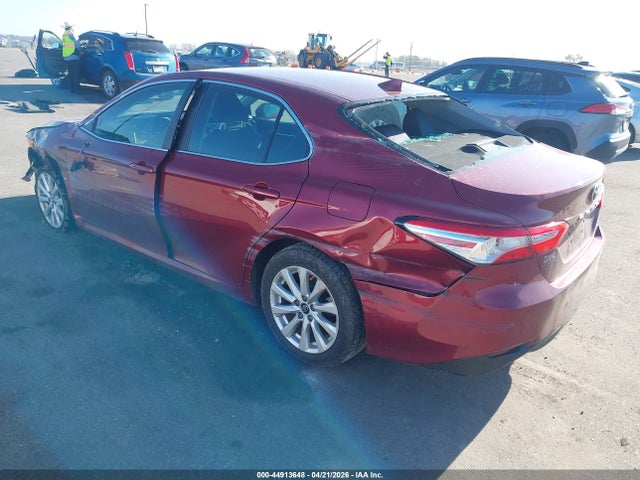Auction sale of the 2019 Toyota Camry Le, vin: 4T1B11HK6KU843970, lot number: 44913648