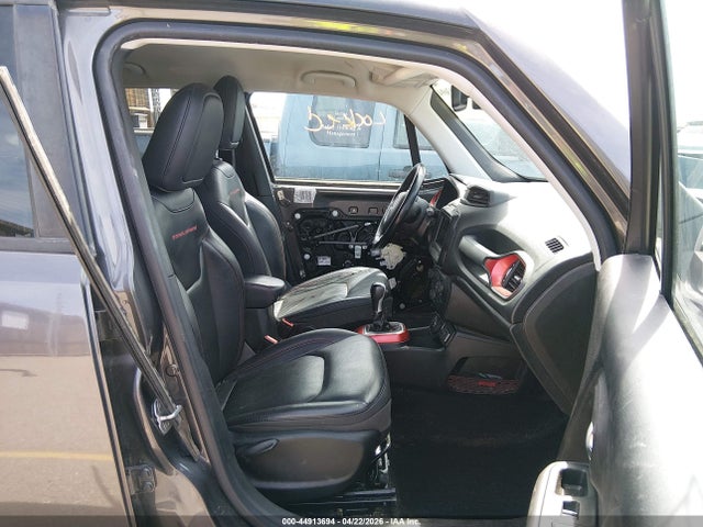 Продажа на аукционе авто 2018 Jeep Renegade Trailhawk 4x4, vin: ZACCJBCB4JPH32128, номер лота: 44913694