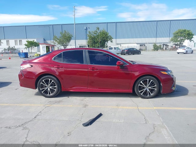 4T1B11HK0JU625148 Toyota CAMRY SE