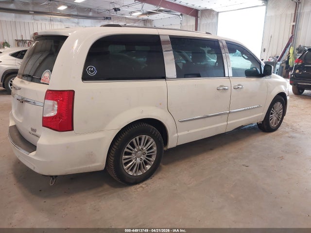 2011 Chrysler Town & Country Limited მანქანა იყიდება აუქციონზე, vin: 2A4RR6DG2BR683863, აუქციონის ნომერი: 44913749