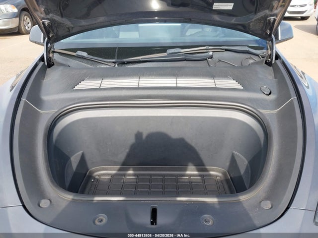 Tesla Model Y Long Range Dual Motor All-wheel Drive 2022 7SAYGAEEXNF366830 Image 10