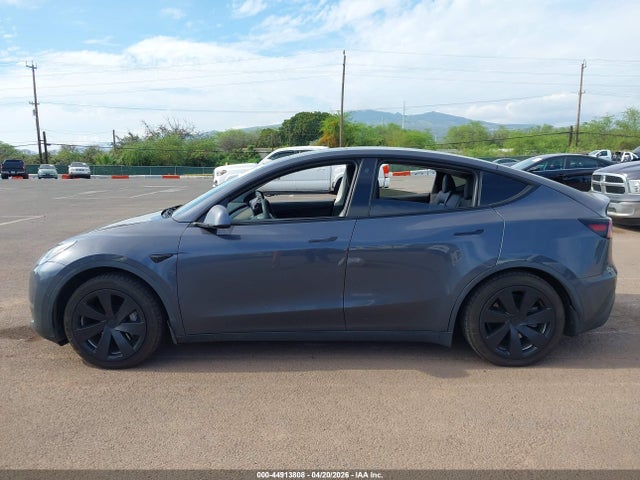 Tesla Model Y Long Range Dual Motor All-wheel Drive 2022 7SAYGAEEXNF366830 Image 14