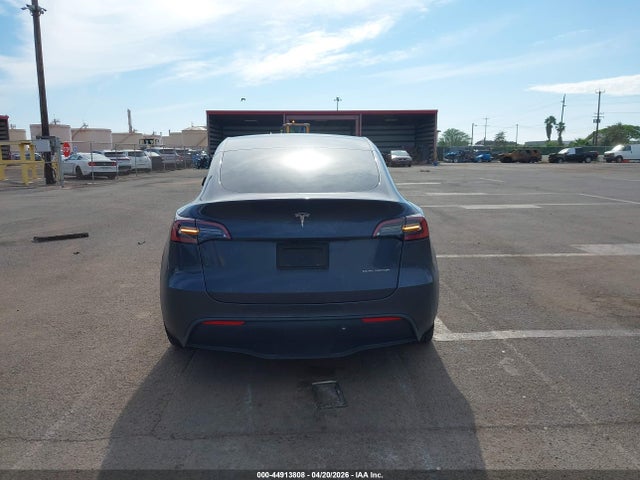 Tesla Model Y Long Range Dual Motor All-wheel Drive 2022 7SAYGAEEXNF366830 Image 16