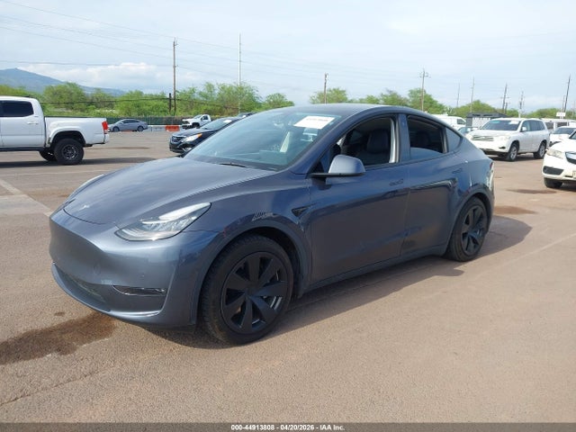 Tesla Model Y Long Range Dual Motor All-wheel Drive 2022 7SAYGAEEXNF366830 Image 2
