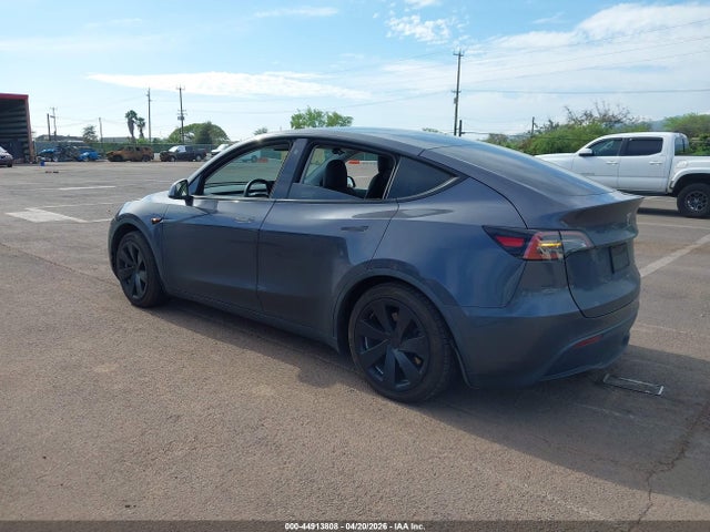 Tesla Model Y Long Range Dual Motor All-wheel Drive 2022 7SAYGAEEXNF366830 Image 3