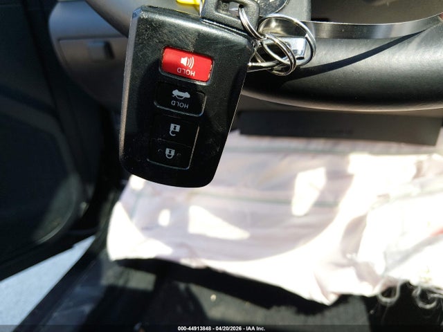 44913848 :رقم المزاد ، 4T1BF1FKXHU287546 vin ، 2017 Toyota Camry Se مزاد بيع