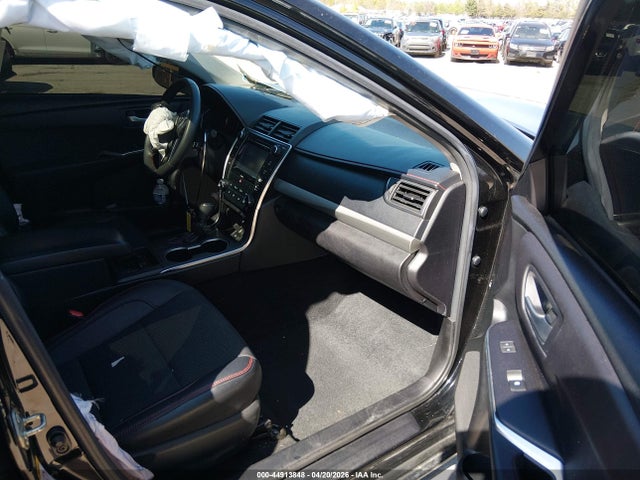 44913848 :رقم المزاد ، 4T1BF1FKXHU287546 vin ، 2017 Toyota Camry Se مزاد بيع