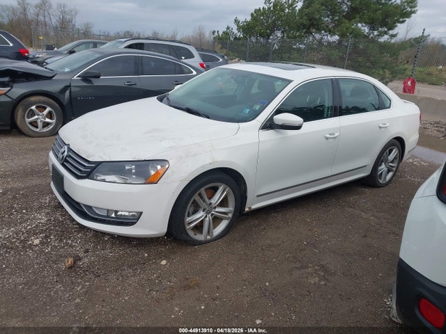 2015 Volkswagen Passat 1.8t Se მანქანა იყიდება აუქციონზე, vin: 1VWBS7A34FC014315, აუქციონის ნომერი: 44913910