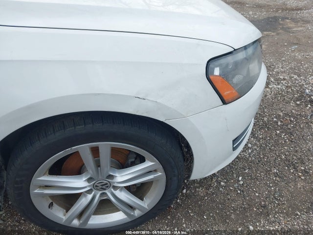 2015 Volkswagen Passat 1.8t Se მანქანა იყიდება აუქციონზე, vin: 1VWBS7A34FC014315, აუქციონის ნომერი: 44913910