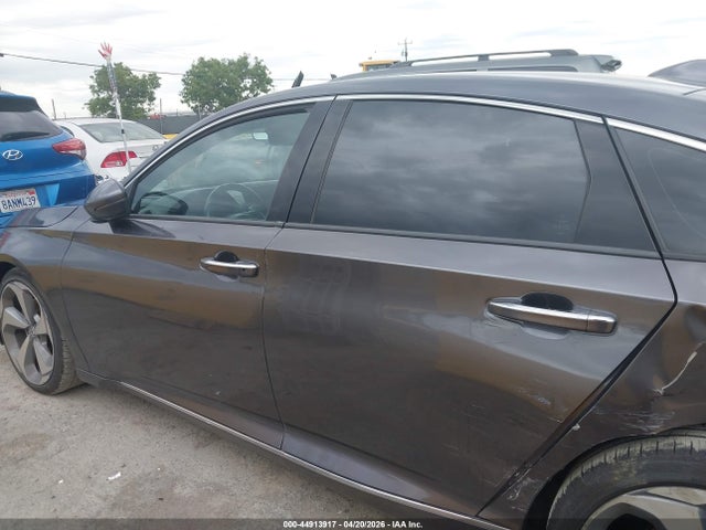 1HGCV1F93JA078909 Honda Accord Touring