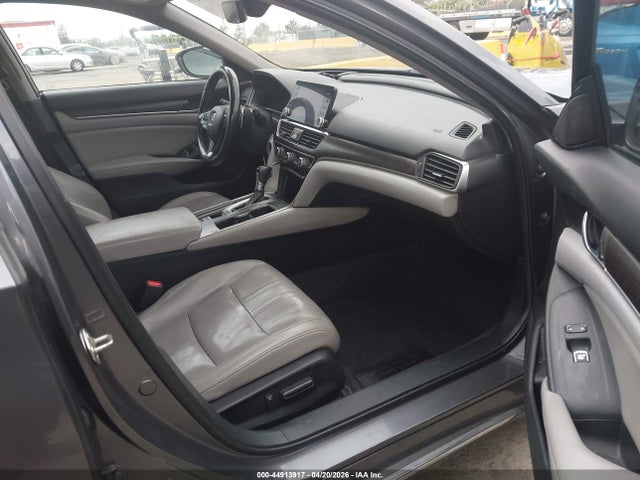 1HGCV1F93JA078909 Honda Accord Touring