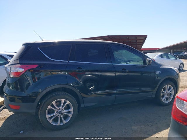 1FMCU0G99HUE74244 Ford ESCAPE SE