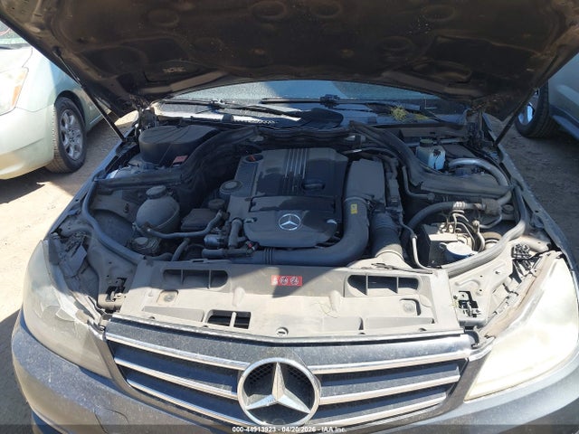 2013 Mercedes-benz C 250 Sport მანქანა იყიდება აუქციონზე, vin: WDDGF4HB1DR253703, აუქციონის ნომერი: 44913923