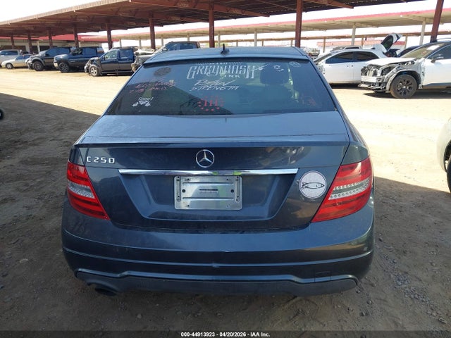 2013 Mercedes-benz C 250 Sport მანქანა იყიდება აუქციონზე, vin: WDDGF4HB1DR253703, აუქციონის ნომერი: 44913923