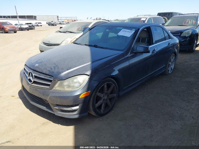 2013 Mercedes-benz C 250 Sport მანქანა იყიდება აუქციონზე, vin: WDDGF4HB1DR253703, აუქციონის ნომერი: 44913923