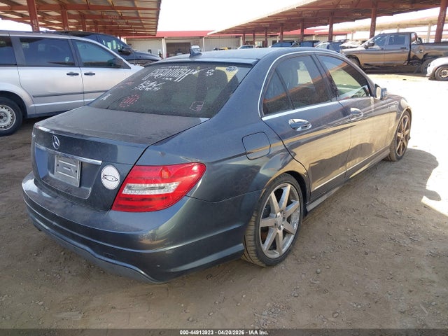 2013 Mercedes-benz C 250 Sport მანქანა იყიდება აუქციონზე, vin: WDDGF4HB1DR253703, აუქციონის ნომერი: 44913923