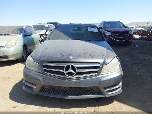 2013 Mercedes-benz C 250 Sport მანქანა იყიდება აუქციონზე, vin: WDDGF4HB1DR253703, აუქციონის ნომერი: 44913923