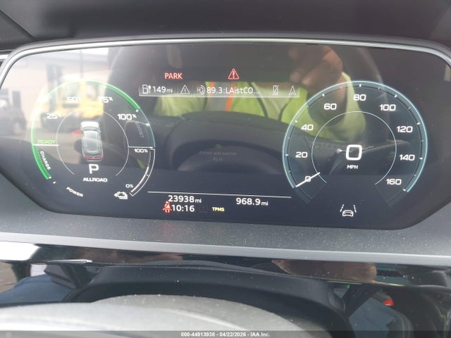 2022 Audi E-tron Premium Quattro მანქანა იყიდება აუქციონზე, vin: WA1AAAGE7NB013150, აუქციონის ნომერი: 44913938