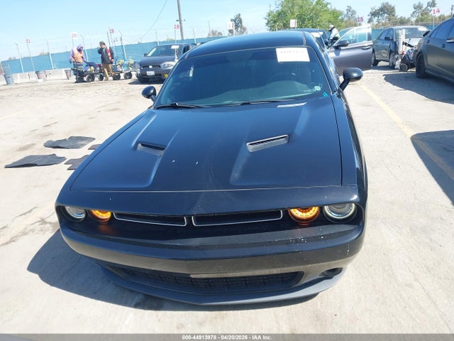 2C3CDZAG7KH503593 Dodge Challenger Sxt