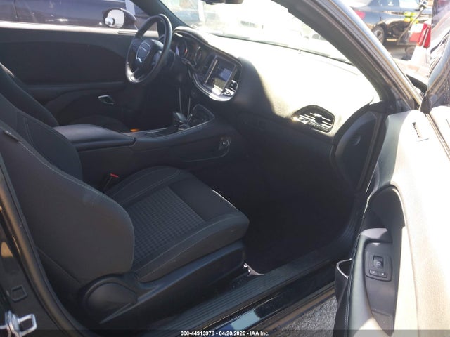 2C3CDZAG7KH503593 Dodge Challenger Sxt