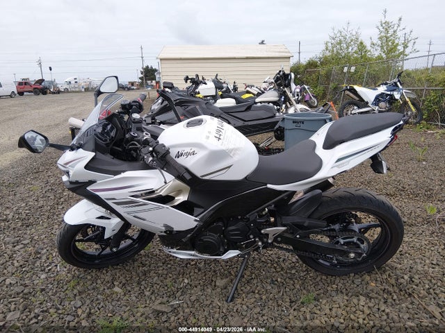 Kawasaki EX400 2023 JKAEXKH1XPDAR7427 Image 13