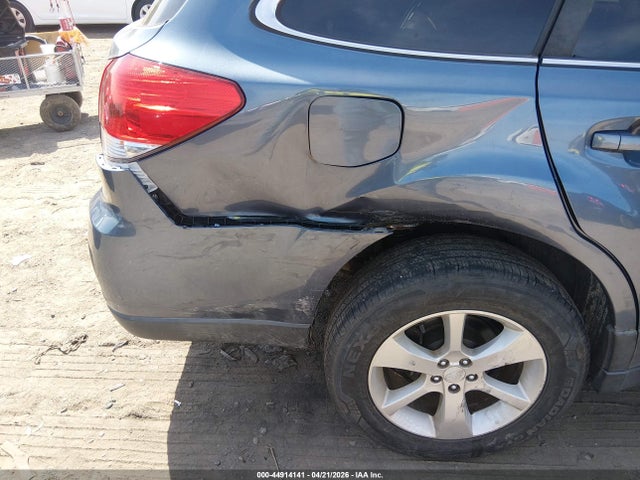 44914141 :رقم المزاد ، 4S4BRCCC9E3235763 vin ، 2014 Subaru Outback 2.5i Premium مزاد بيع