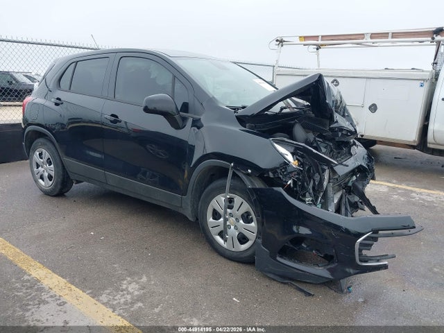 44914195 :رقم المزاد ، 3GNCJKSB4JL235324 vin ، 2018 Chevrolet Trax Ls مزاد بيع