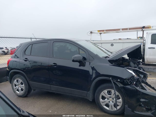 44914195 :رقم المزاد ، 3GNCJKSB4JL235324 vin ، 2018 Chevrolet Trax Ls مزاد بيع