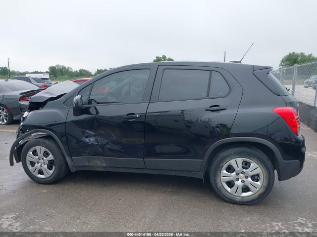 44914195 :رقم المزاد ، 3GNCJKSB4JL235324 vin ، 2018 Chevrolet Trax Ls مزاد بيع