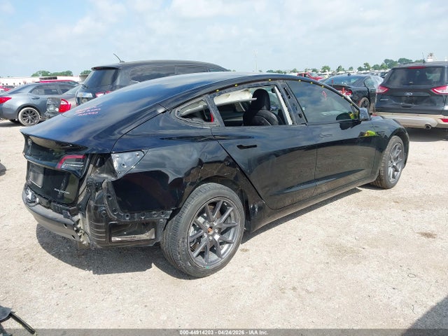 Продаж на аукціоні авто 2022 Tesla Model 3 Long Range Dual Motor All-wheel Drive, vin: 5YJ3E1EB3NF350939, номер лоту: 44914203