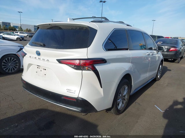 5TDZSKFC6NS042689 Toyota Sienna Limited