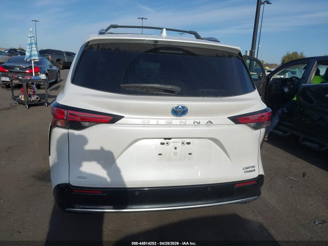 5TDZSKFC6NS042689 Toyota Sienna Limited