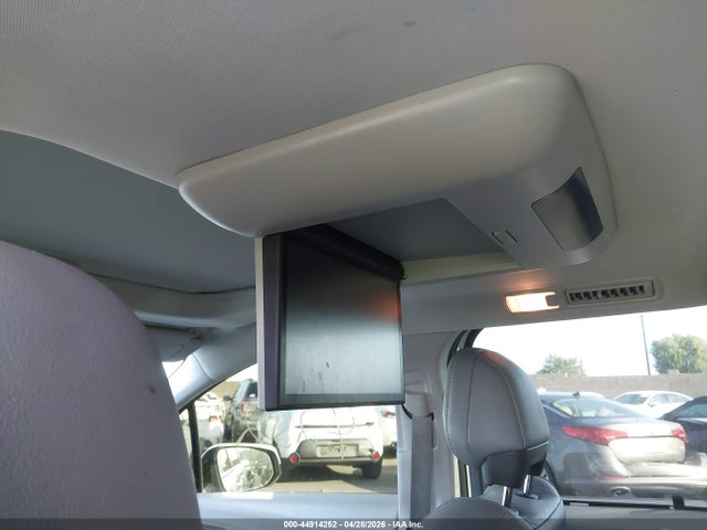 5TDZSKFC6NS042689 Toyota Sienna Limited