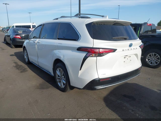 5TDZSKFC6NS042689 Toyota Sienna Limited