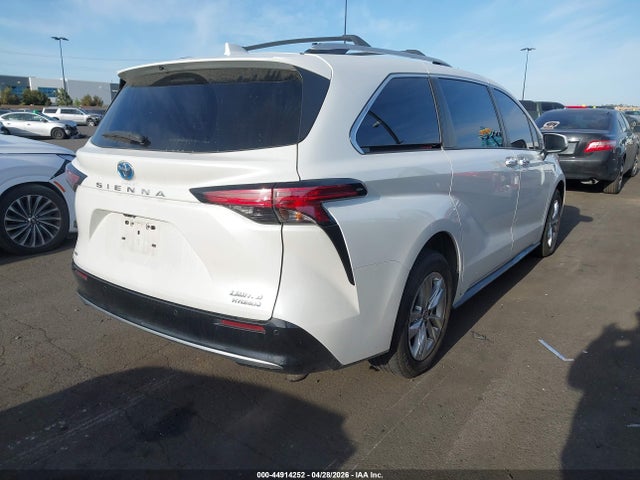5TDZSKFC6NS042689 Toyota Sienna Limited