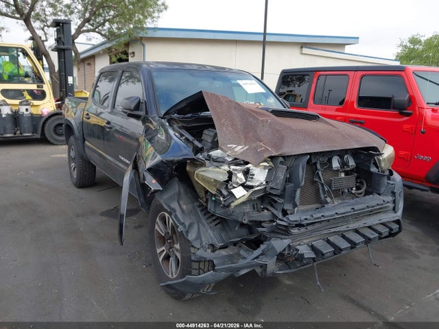 3TMAZ5CN0HM045320 Toyota Tacoma Trd Sport
