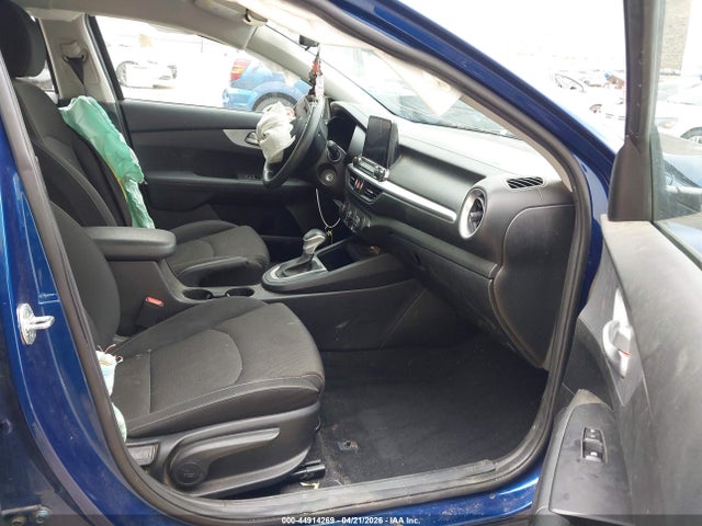 44914269 :رقم المزاد ، 3KPF24AD8PE571377 vin ، 2023 Kia Forte Lxs مزاد بيع