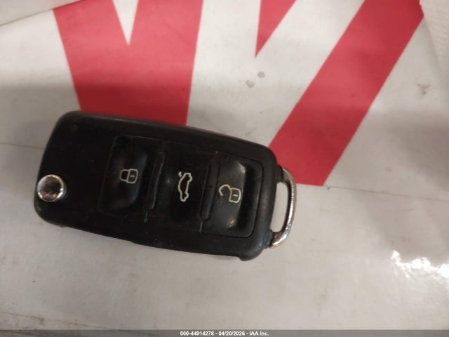 1VWAT7A39FC081081 Volkswagen Passat 1.8t Limited Edition