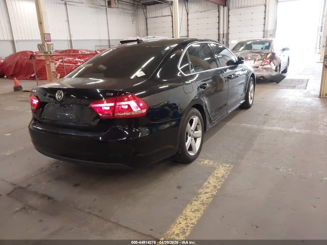 1VWAT7A39FC081081 Volkswagen Passat 1.8t Limited Edition
