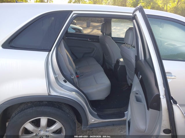 Продаж на аукціоні авто 2011 Kia Sorento Lx, vin: 5XYKT3A12BG085770, номер лоту: 44914301