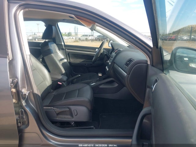 Продажа на аукционе авто 2010 Volkswagen Jetta Limited Edition, vin: 3VWAZ7AJ3AM101538, номер лота: 44914310