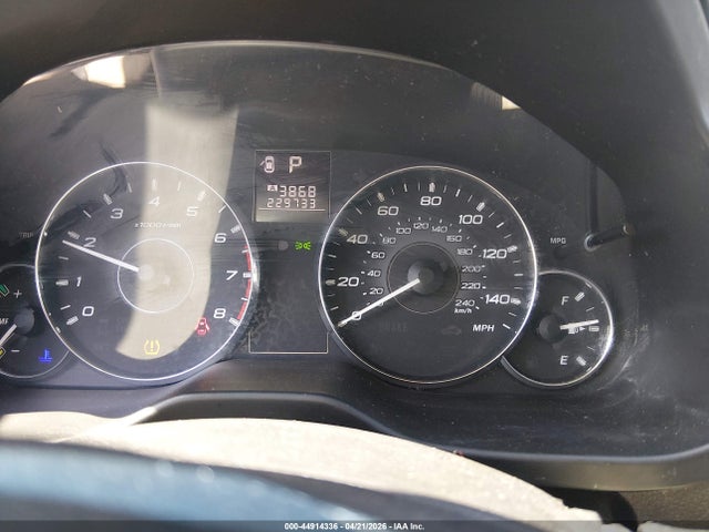 44914336 :رقم المزاد ، 4S4BRBBC7B3376211 vin ، 2011 Subaru Outback 2.5i Premium مزاد بيع