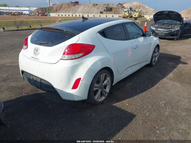 Aukcja sprzedaży 2013 Hyundai Veloster Base W/black, vin: KMHTC6AD9DU116882, numer aukcji: 44914352