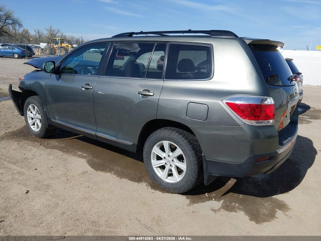 2013 Toyota Highlander Se V6 მანქანა იყიდება აუქციონზე, vin: 5TDBK3EH7DS237560, აუქციონის ნომერი: 44914363