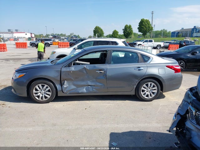 Продаж на аукціоні авто 2017 Nissan Altima 2.5 S, vin: 1N4AL3AP8HN352661, номер лоту: 44914387