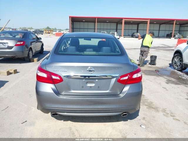 Продаж на аукціоні авто 2017 Nissan Altima 2.5 S, vin: 1N4AL3AP8HN352661, номер лоту: 44914387